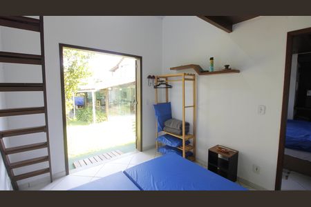Quarto 5 de casa para alugar com 6 quartos, 236m² em Caravelas, Cabo Frio