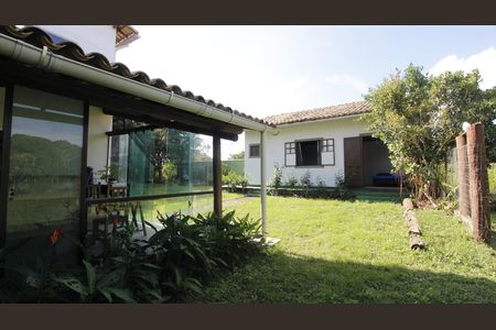 Área externa de casa para alugar com 6 quartos, 236m² em Caravelas, Cabo Frio