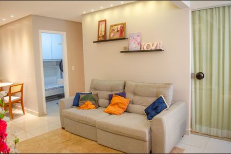 Apartamento à venda com 2 quartos, 55m² em Jardim Goiás, Goiânia