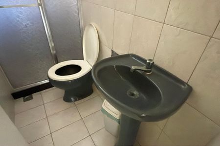 Casa para alugar com 200m², 4 quartos e 1 vaga Casa para alugar com 200m², 4 quartos e 1 vagaBanheiro do terraço