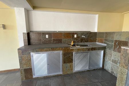 Casa para alugar com 200m², 4 quartos e 1 vaga Casa para alugar com 200m², 4 quartos e 1 vagaTerraço