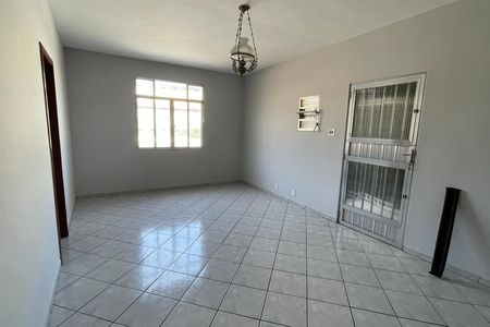 Casa para alugar com 4 quartos, 200m² em Parque Beira Mar, Duque de Caxias