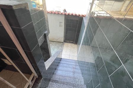 Casa para alugar com 200m², 4 quartos e 1 vaga Casa para alugar com 200m², 4 quartos e 1 vagaVaranda
