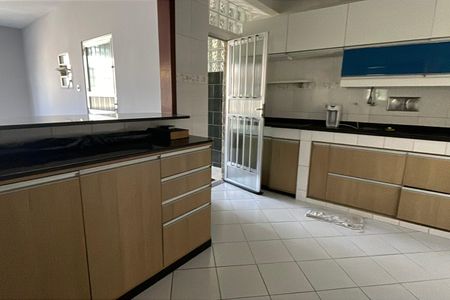 Casa para alugar com 200m², 4 quartos e 1 vaga Casa para alugar com 200m², 4 quartos e 1 vagaCozinha
