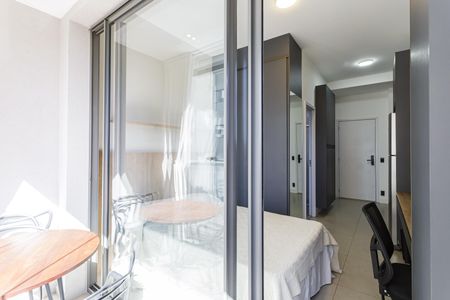 Studio para alugar com 27m², 1 quarto e sem vaga Studio para alugar com 27m², 1 quarto e sem vagaVaranda