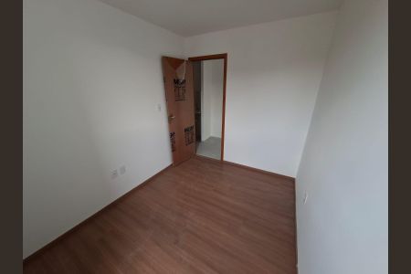 Quarto 2 de apartamento para alugar com 2 quartos, 58m² em Rio do Ouro, São Gonçalo