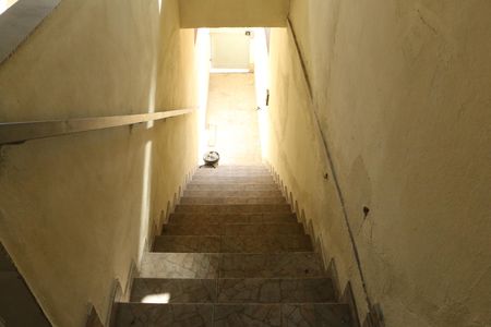 Escada de apartamento para alugar com 1 quarto, 40m² em Kennedy, Nova Iguaçu