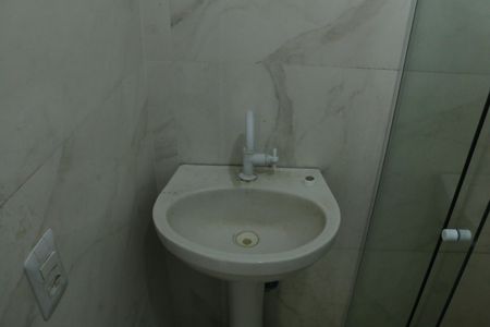 Banheiro - torneira de apartamento para alugar com 1 quarto, 40m² em Kennedy, Nova Iguaçu