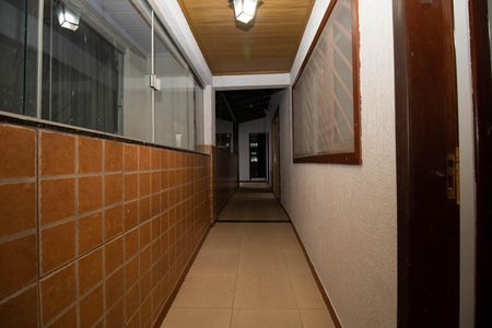 Casa para alugar com 260m², 5 quartos e 4 vagas Casa para alugar com 260m², 5 quartos e 4 vagasCorredor
