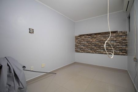 Casa para alugar com 260m², 5 quartos e 4 vagas Casa para alugar com 260m², 5 quartos e 4 vagasSuíte 1