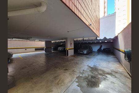 ESTACIONAMENTO de apartamento para alugar com 4 quartos, 220m² em Cambuí, Campinas