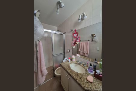BANHEIRO DA SUITE 1 de apartamento para alugar com 4 quartos, 220m² em Cambuí, Campinas