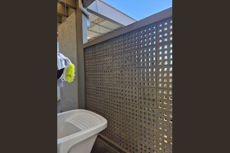 Apartamento à venda com 220m², 4 quartos e 2 vagas Apartamento à venda com 220m², 4 quartos e 2 vagasÁREA DE SERVIÇO