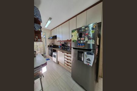 COZINHA de apartamento para alugar com 4 quartos, 220m² em Cambuí, Campinas