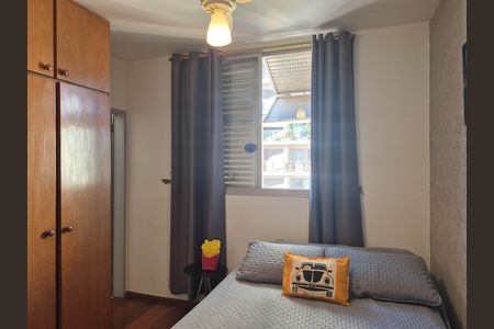 Apartamento à venda com 220m², 4 quartos e 2 vagas Apartamento à venda com 220m², 4 quartos e 2 vagasSUITE 1