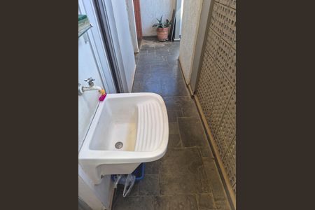Apartamento à venda com 220m², 4 quartos e 2 vagas Apartamento à venda com 220m², 4 quartos e 2 vagasÁREA DE SERVIÇO