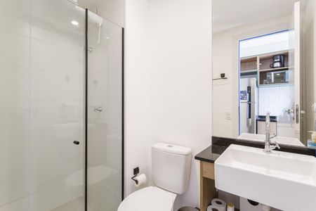 Banheiro de kitnet/studio para alugar com 1 quarto, 25m² em Vila Olímpia, São Paulo