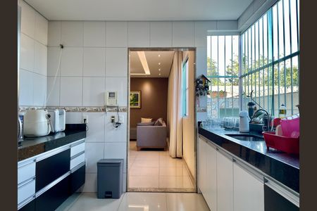 Casa à venda com 4 quartos, 320m² em Aparecida, Belo Horizonte