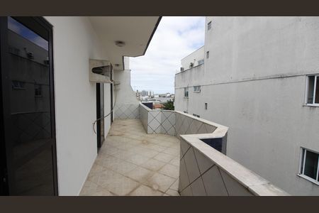 Apartamento para alugar com 125m², 4 quartos e 2 vagasVaranda