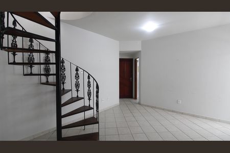 Apartamento para alugar com 4 quartos, 125m² em Vila Nova, Cabo Frio