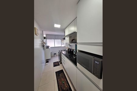 Apartamento à venda com 135m², 3 quartos e 1 vagaCozinha e Área de Serviço