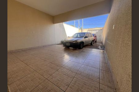 Garagem de casa à venda com 2 quartos, 88m² em Jardim Alphaville, Goiânia