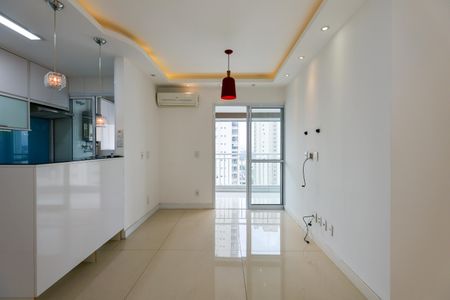 Sala de apartamento para alugar com 2 quartos, 62m² em Vila Sonia, São Paulo