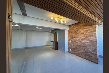 Apartamento para alugar com 100m², 3 quartos e 2 vagas