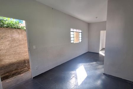 Foto 05 de casa para alugar com 2 quartos, 70m² em Santo Andre, Belo Horizonte
