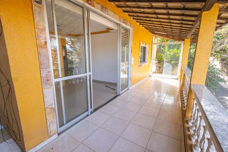 Casa para alugar com 109m², 3 quartos e 1 vaga Casa para alugar com 109m², 3 quartos e 1 vagaVaranda