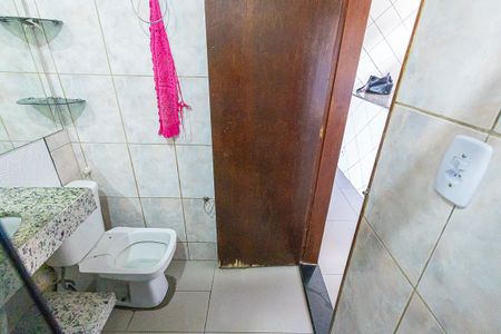 banheiro de casa para alugar com 3 quartos, 109m² em Frei Leopoldo, Belo Horizonte