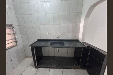 Casa para alugar com 40m², 1 quarto e sem vaga