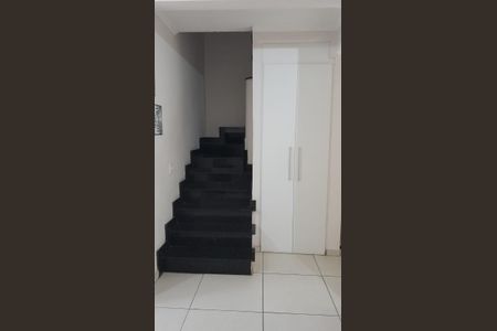 Escada de casa à venda com 3 quartos, 95m² em Parque Villa Flores, Sumaré