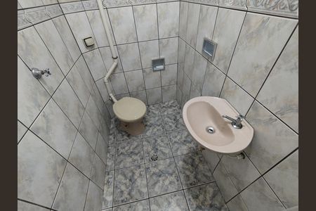 Banheiro - torneira de casa para alugar com 1 quarto, 50m² em Vila Heliopolis, São Paulo