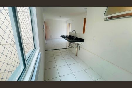 Apartamento para alugar com 46m², 2 quartos e 1 vaga Apartamento para alugar com 46m², 2 quartos e 1 vagaCozinha e Área de Serviço