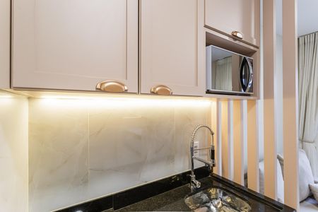 Cozinha de apartamento para alugar com 1 quarto, 25m² em Vila Nova Conceição, São Paulo