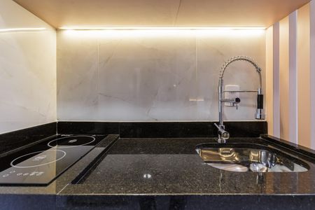 Cozinha de apartamento para alugar com 1 quarto, 25m² em Vila Nova Conceição, São Paulo