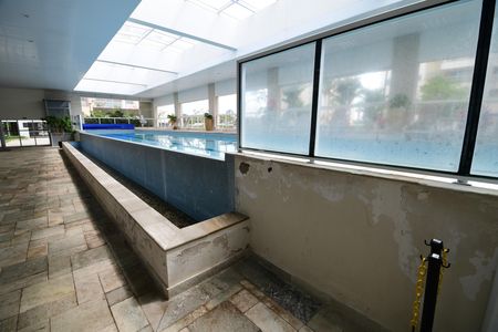 Apartamento à venda com 74m², 2 quartos e 2 vagasÁrea comum - Piscina Aquecida