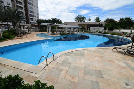 Apartamento à venda com 74m², 2 quartos e 2 vagasÁrea comum - Piscina