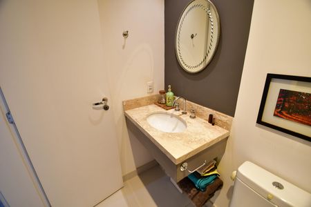 Apartamento à venda com 74m², 2 quartos e 2 vagasBanheiro Social