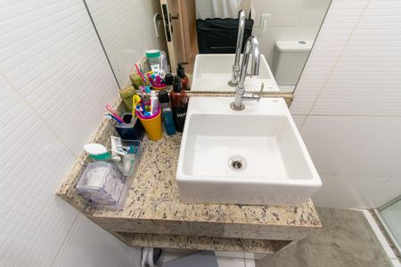 Apartamento à venda com 51m², 2 quartos e 1 vaga Apartamento à venda com 51m², 2 quartos e 1 vagaBanheiro