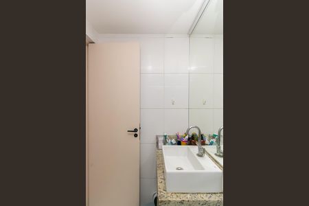 Banheiro de apartamento à venda com 2 quartos, 51m² em Quinta da Paineira, São Paulo