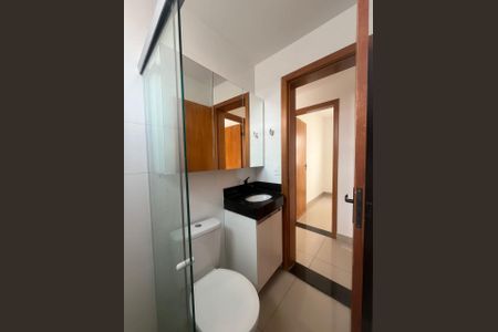 Banheiro de apartamento para alugar com 2 quartos, 60m² em Minas Caixa, Belo Horizonte