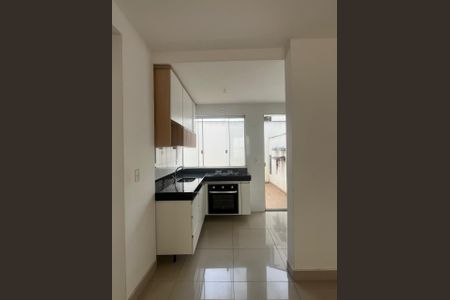 Cozinha de apartamento para alugar com 2 quartos, 60m² em Minas Caixa, Belo Horizonte