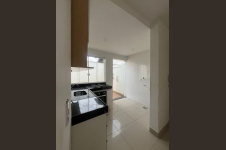 Cozinha de apartamento para alugar com 2 quartos, 60m² em Minas Caixa, Belo Horizonte