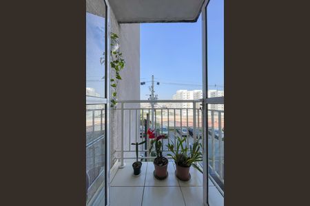 Sacada de casa de condomínio à venda com 2 quartos, 49m² em Metalúrgicos, Osasco