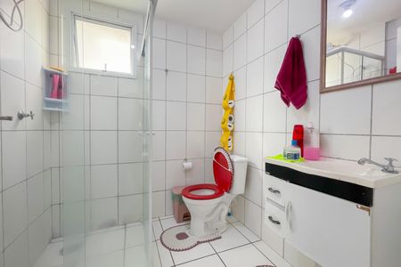Banheiro de casa de condomínio à venda com 2 quartos, 49m² em Metalúrgicos, Osasco