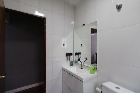Banheiro de casa para alugar com 2 quartos, 90m² em Casa Grande, Diadema