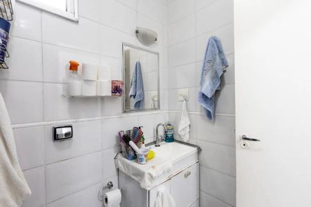 Apartamento à venda com 72m², 2 quartos e 1 vaga Apartamento à venda com 72m², 2 quartos e 1 vagaBanheiro