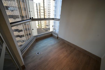 Apartamento para alugar com 112m², 4 quartos e 2 vagas